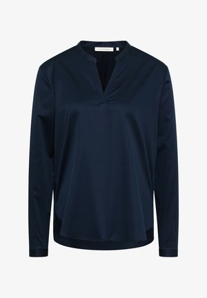 Navyblauwe lange mouw top met een V-hals, een gladde textuur en een ontspannen pasvorm. Heeft een rechte zoom en manchetten aan het einde van de mouwen.