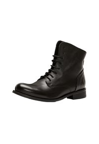 Botines de cuero negro hasta el tobillo con punta redonda, cordones en la parte delantera y un tacón bajo apilado. Textura suave y detalle sutil del logo en el lado.