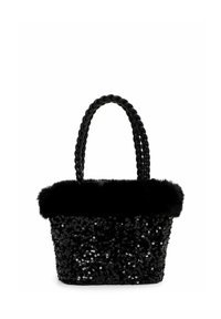 Zwart handtasje met pailletten en een faux fur rand. Het gevlochten handvat vult het gestructureerde oppervlak aan en creëert een compacte, stevige vorm.