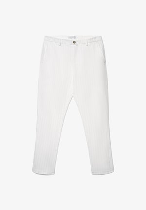 Weiße Hosen mit Nadelstreifen, Knopfverschluss, geradem Bein, Seitentaschen und glatter Stoffstruktur.