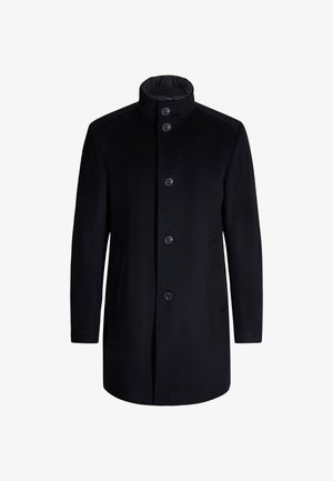 Schwarzer Wollmantel mit hohem Kragen, Fünf-Knopf-Verschluss, Seitentaschen und geradem Schnitt. Glatte Textur und schlichte Eleganz.