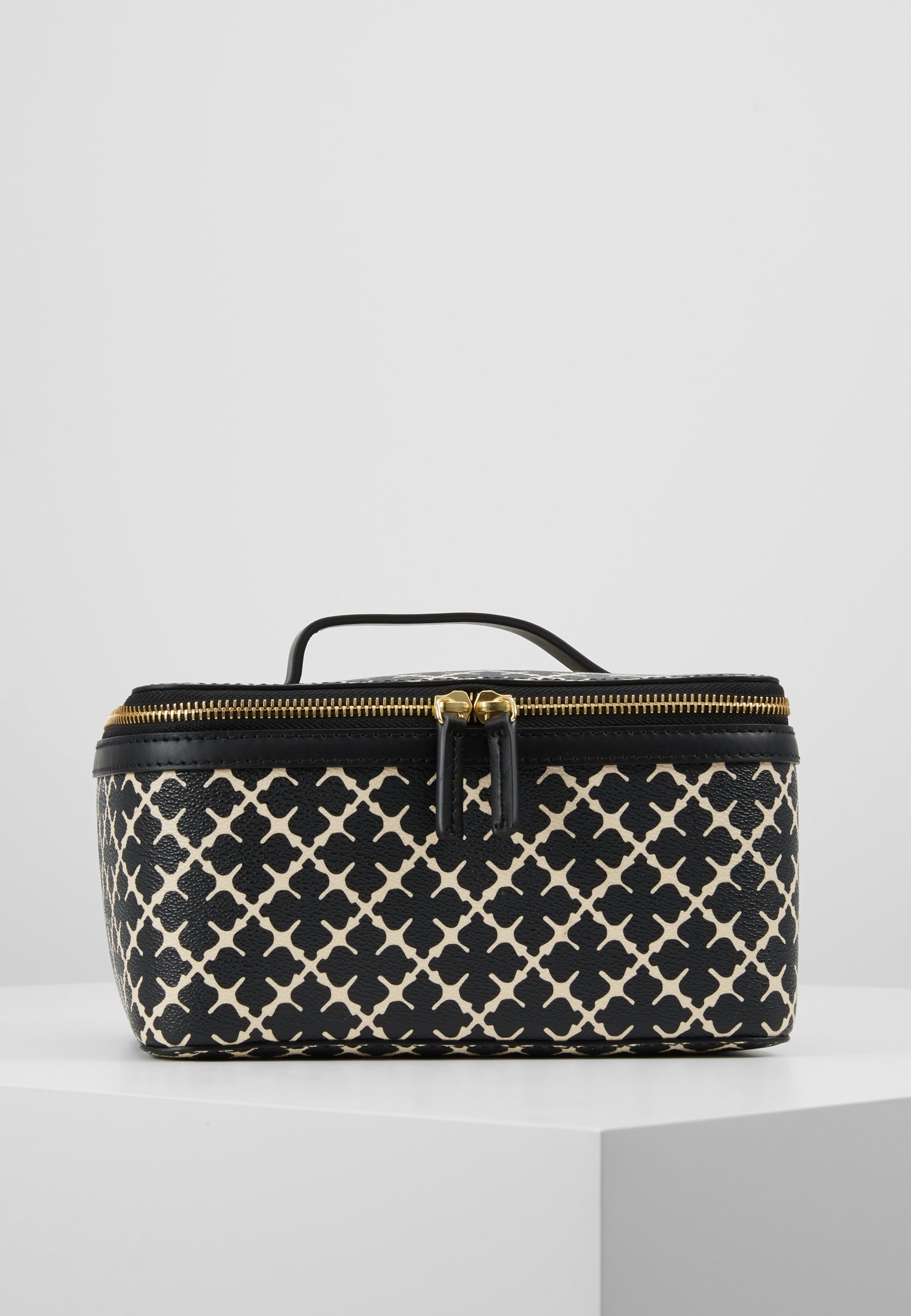 By Malene Birger BAE MIDI Toalettmappe blacksvart Shoppa By Malene Birger BAE BEAUTY Svart | Vesker