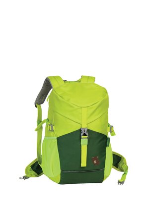 Heldere groene en donker groene rugzak met gewatteerde banden, voorste gesp, zijvakken van gaas en een kleine berenafbeelding op het onderste voorpaneel.