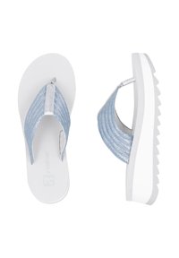 Des tongs en tissu bleu avec une sangle texturée, une semelle blanche et un bord strié. Le design comprend un accent métallique brillant sur la sangle.