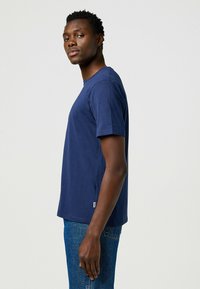 Wrangler 3 PACK TEE - Paprasti marškinėliai - white olive navy