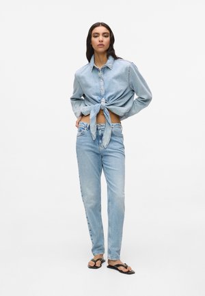 MOM  - Vaqueros boyfriend - visual light blue