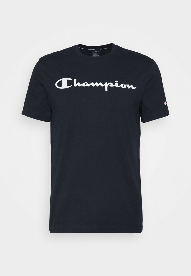 Schwarzes Baumwoll-T-Shirt mit weißem "Champion"-Logo auf der Brust. Kurze Ärmel und Rundhalsausschnitt. Einfarbige Textur.