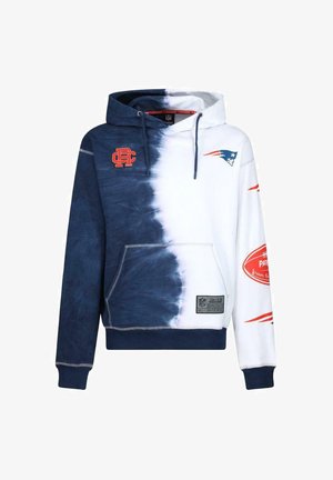 Sweat-shirt à capuche présentant un design dégradé en bleu marine et blanc. Affiche des logos de la NFL en rouge et blanc, avec une poche frontale et des poignets côtelés.