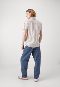 Only & Sons ONSFIVE BAGGY ONE BOX - Vaqueros baggy - medium blue denim