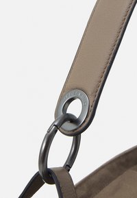 Liebeskind Berlin Kabelka - beige