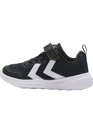 Baskets en mesh noir avec des accents blancs, dotées d'une bande Velcro, d'une semelle en caoutchouc texturée et d'un design bas.