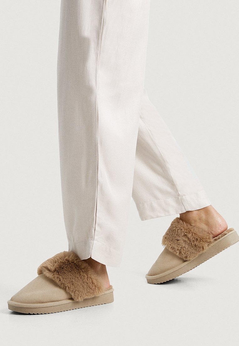 Oysho Slippers Pantoufles Oysho Chaussons Oysho Femme