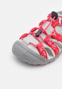 CMP SAHIPH UNISEX - Sandálias de caminhada - redkiss/ghiaccio