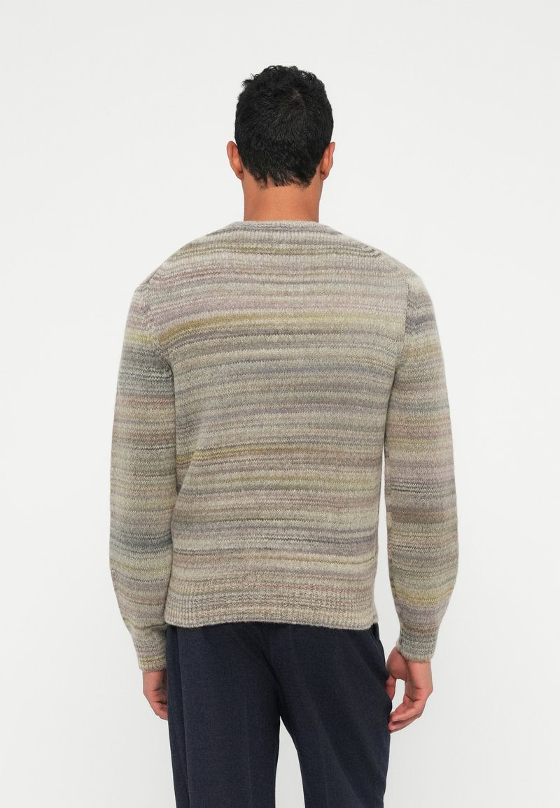 Knitted sweater in light gray, featuring horizontal stripes in pastel colors. Rounded neckline, long sleeves, and ribbed hem detail.