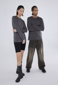 YOURTURN UNISEX 2 PACK - Topper langermet - black/dark grey