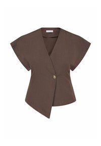 Brun kortærmet indpakningsbluse med asymmetrisk kant og en enkelt dekorativ knaplukning foran.