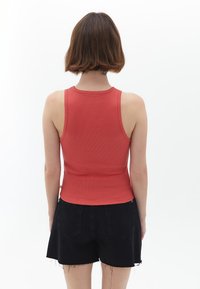 OXXO HALTER NECK SINGLET - Top - mineral red