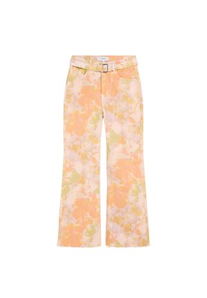 Pantalones acampanados con estampado floral en tonos pastel naranja, rosa y verde, con bolsillos delanteros y cinturón de tela a juego con hebilla cuadrada.