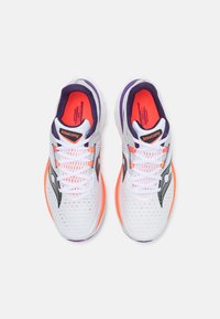 Saucony ENDORPHIN SPEED 4 - Chaussures de running sur route - white/vizi orange