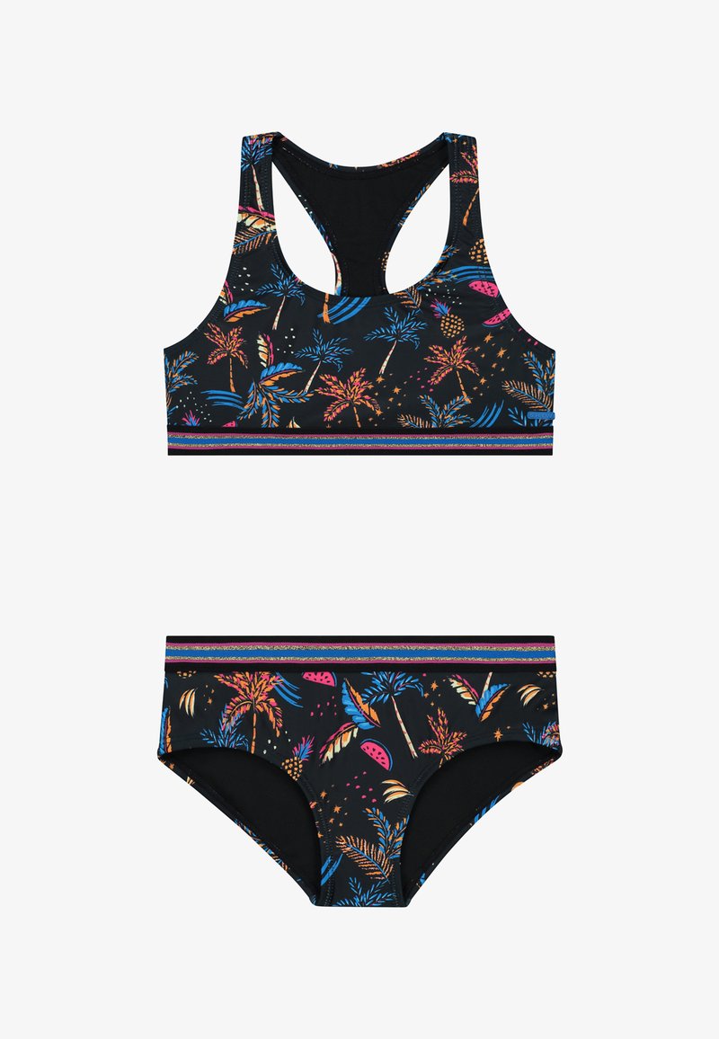 Čierny plavkový set, ktorý obsahuje top s pretekárskym chrbtom a bikiny, zdobené farebnými vzormi palmových stromov a ovocia, s viacfarebným pásom.