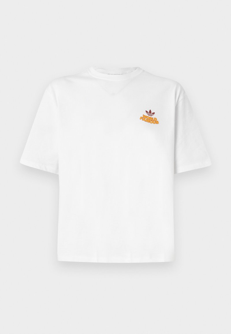 Weißes Baumwoll-T-Shirt mit kurzen Ärmeln und lockerer Passform. Mit einem bunten gestickten Logo auf der Brust, das rote und gelbe Akzente hat.