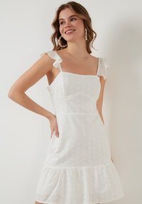 LELA SLIM FIT - Kokteilikleit/peokleit - white
