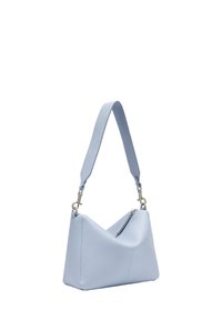 Jasnoniebieska skórzana torebka z unikalnym kanciastym wzorem, zamykaną na zamek komorą oraz płaskim paskiem na ramię z akcentami w srebrnym kolorze.