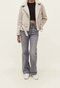 Stradivarius Bunda z umělé kůže - off-white