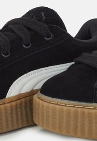 FENTY x PUMA CREEPER PHATTY - Sneaker low - black/warm white