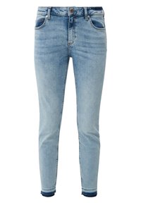 Jeans ajustados azul claro de mezclilla. Incluyen cierre estándar con botón, bolsillos delanteros y un leve desgaste con dobladillo sin rematar en los tobillos.