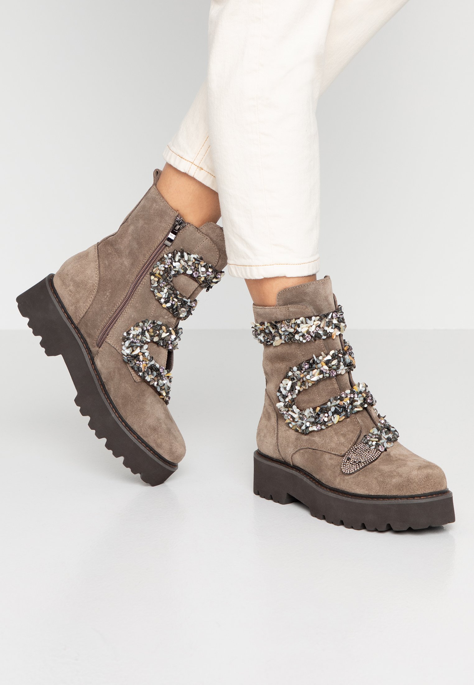 Botines De Alma En Pena Factory Sale, UP TO 69% OFF | lavalldelord.com