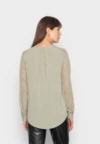 Object OBJZOE - Blusa - seagrass
