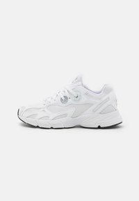 ASTIR - Sneakers basse - footwear white