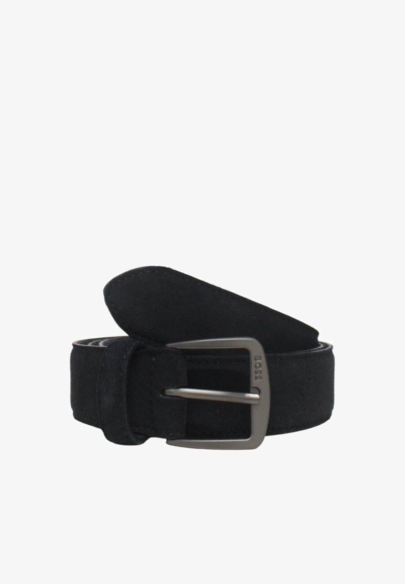 Ceinture en daim noir avec boucle métallique argentée. Présente une texture lisse et un design classique. Comprend une boucle pour un maintien sécurisé.