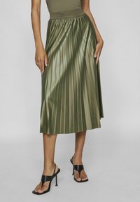 Unselected, dusty olive