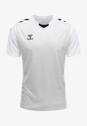 Camiseta deportiva blanca con un patrón de panal, diseño de cuello en V y acentos negros en los hombros. Fabricada con un material liviano y transpirable.