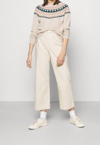 Springfield Neule - white
