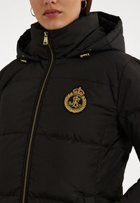 Lauren Ralph Lauren Petite CREST-PATCH HOODED DOWN COAT - Πουπουλένιο μπουφάν - black