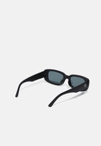 CHPO NICOLE UNISEX - Sončna očala - black
