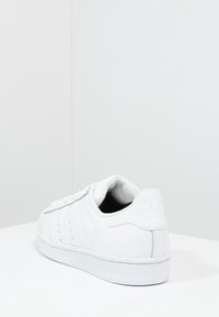 adidas Originals Tenisky - white