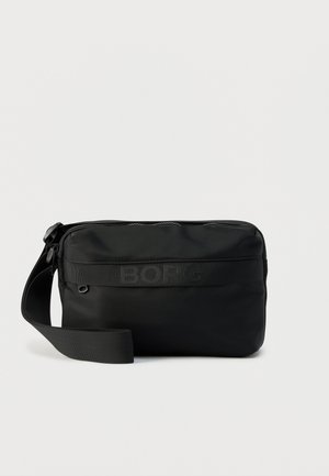 Bolso bandolera rectangular negro con correa ajustable y sutil logotipo "BORG" en la banda horizontal frontal.