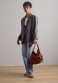 Thumbnail Image 2