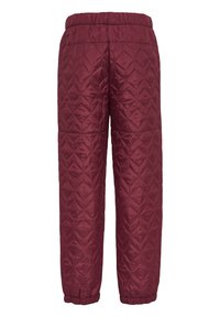 Bordowe spodenki z materiału pikowanego w diamentowy wzór, z elastycznym pasem i marszczonymi kostkami. Wykonane z gładkiego, błyszczącego materiału.