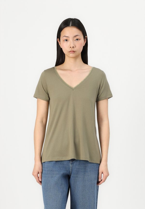 DALILA V NECK  - Basic T-shirt