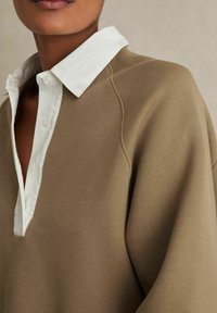 Reiss Pikeepaita - camel