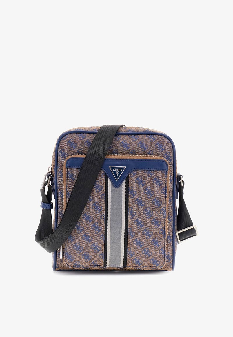 Borsa a spalla in tela marrone con motivo, rifiniture blu, accento a righe grigie e nere, e dettaglio del logo metallico triangolare.