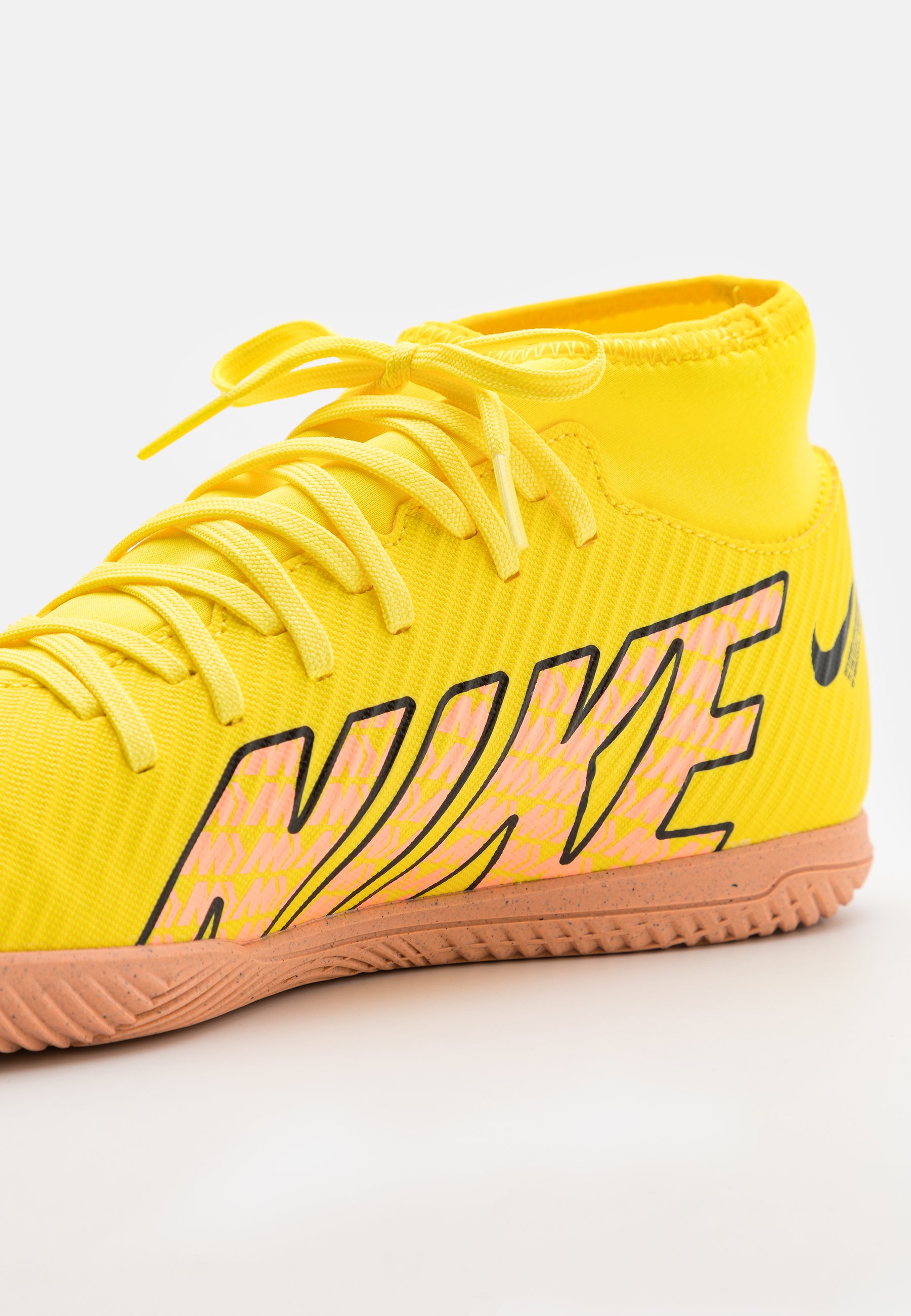 Nike Performance 9 CLUB IC - Zaalvoetbalschoenen - yellow strike/sunset  glow/geel - Zalando.nl