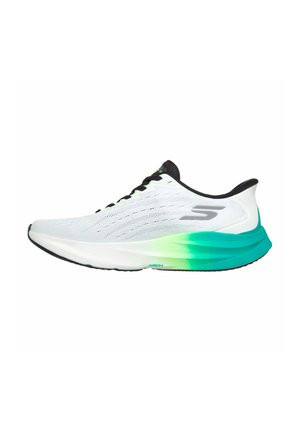 Chaussure de course blanche et bleu sarcelle avec lacets et col noirs, dotée d'une semelle amortie et d'un logo latéral sur fond blanc uni.