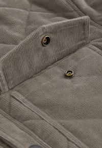 Next BORG LINED DIAMOND QUILT  - Jas - stone natural