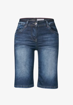 Bermudas en denim bleu foncé avec un délavage. Comprend cinq poches, une fermeture à bouton et des détails de couture contrastants.